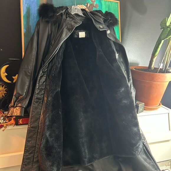 Elegant Black Leather Hooded Coat for Women Size 2 - Picture 9 of 16